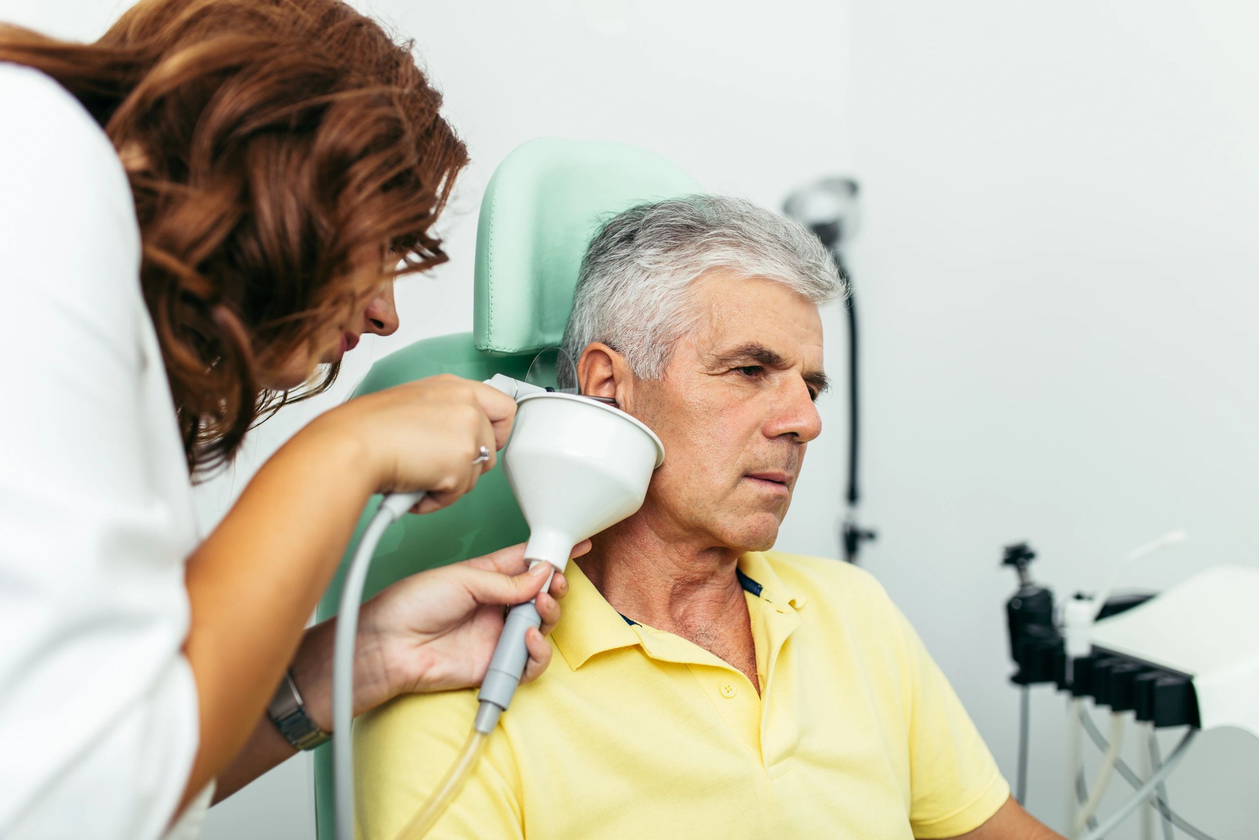 Dry tool earwax removal